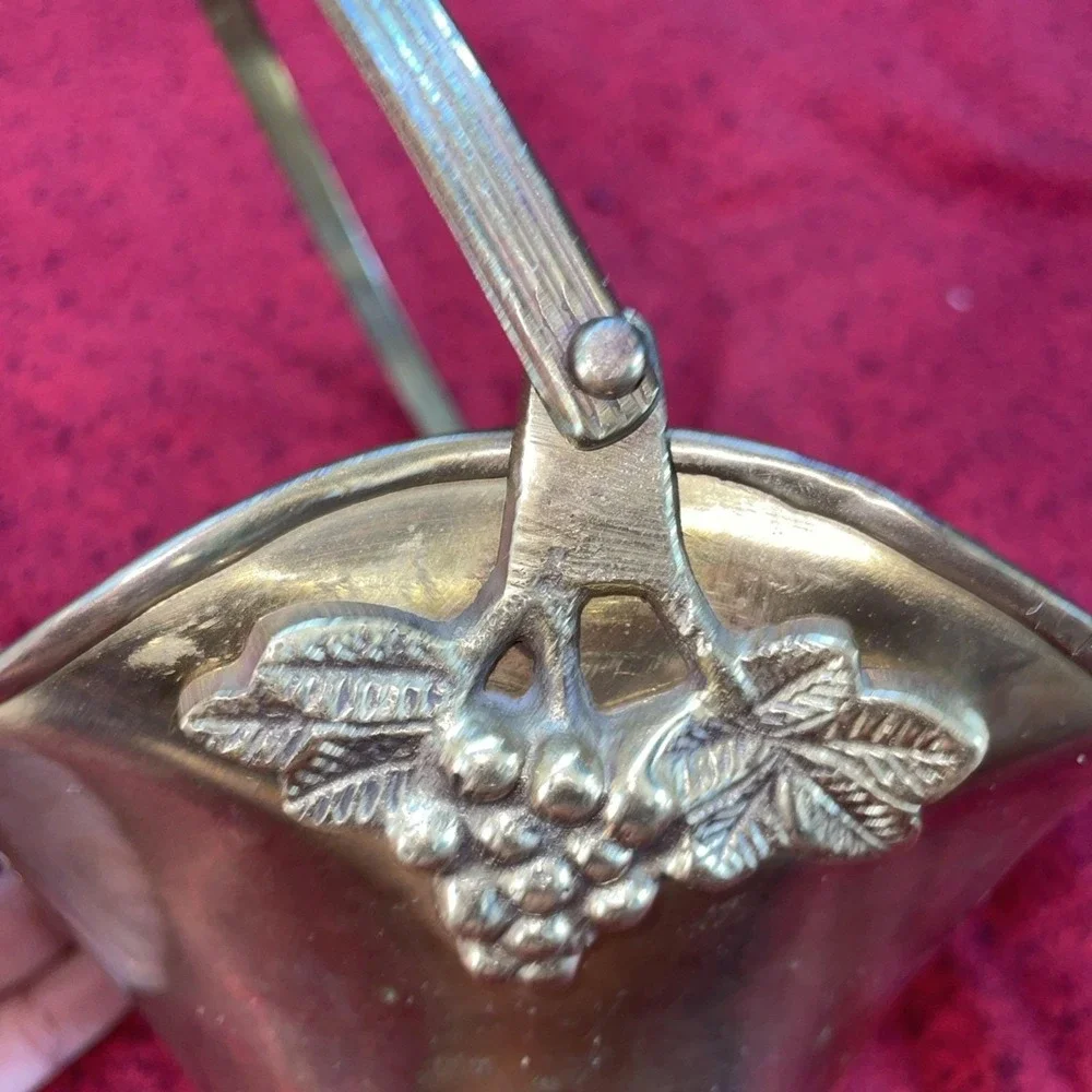 SOLID BRASS BASKET‎ SWING HANDLE GRAPES Vintage